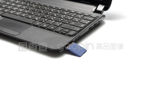 笔记本电脑中的SD卡插入 便捷与实用的存储解决方案